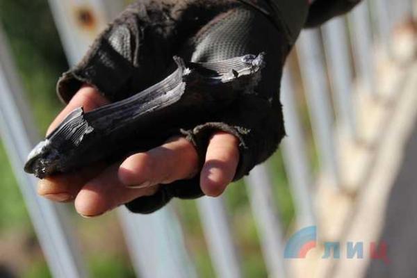 В Станице Луганской вблизи КПП прогремел взрыв: люди не пострадали В Станице Луганской вблизи КПП прогремел взрыв: люди не пострадали