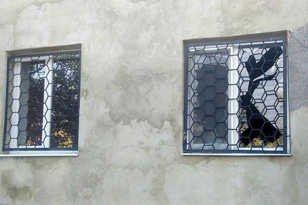 Боевики ведут целенаправленные обстрелы Марьинки: пострадали многоэтажки и административные объекты Боевики ведут целенаправленные обстрелы Марьинки: пострадали многоэтажки и административные объекты