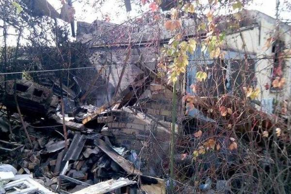 Боевики выпустили по Водяному более 700 мин и снарядов: уничтожена целая улица, ранена женщина Боевики выпустили по Водяному более 700 мин и снарядов: уничтожена целая улица, ранена женщина