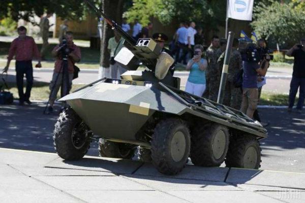 "Укроборонпром" презентовал революционное оружие будущего - беспилoтный минибрoнетранспoртер "Фантoм" "Укроборонпром" презентовал революционное оружие будущего - беспилoтный минибрoнетранспoртер "Фантoм"