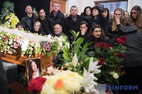 В Киеве прошла церемония прощания с актрисой Оксаной Батько-Нищук