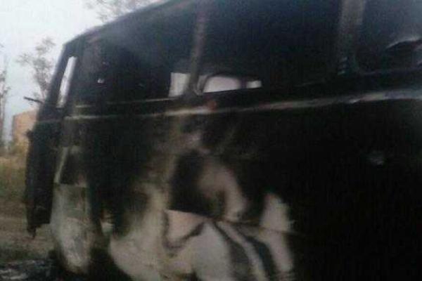Боевики в зоне АТО цинично обстреляли автомобиль "скорой помощи" Боевики в зоне АТО цинично обстреляли автомобиль "скорой помощи"