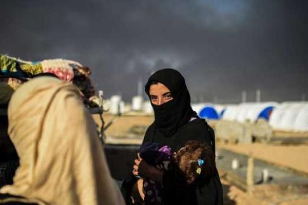 В окрестностях Мосула боевики ИГИЛ подожгли химзвод В окрестностях Мосула боевики ИГИЛ подожгли химзвод