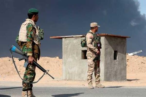 В окрестностях Мосула боевики ИГИЛ подожгли химзвод В окрестностях Мосула боевики ИГИЛ подожгли химзвод