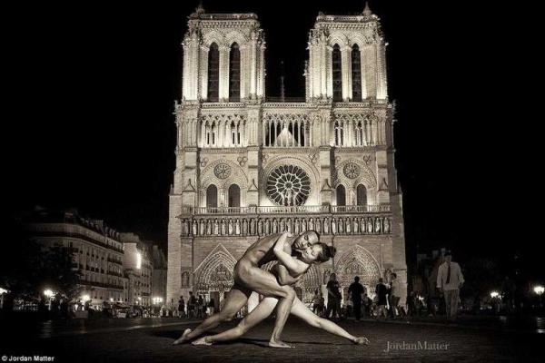 По всему миру балерины разделись для смелой "горячей" фотосессии