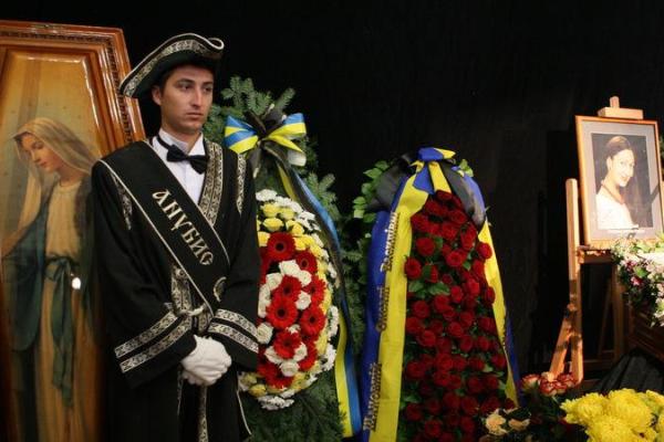 В Киеве прошла церемония прощания с актрисой Оксаной Батько-Нищук