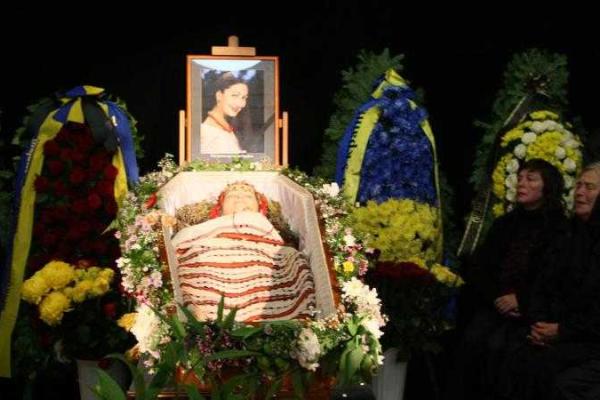 В Киеве прошла церемония прощания с актрисой Оксаной Батько-Нищук