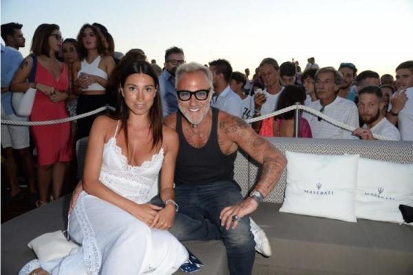 В Москву для участия в шоу Малахова прилетел знаменитый "танцующий миллионер" Джанлука Вакки