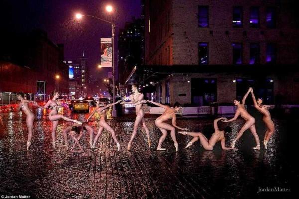 По всему миру балерины разделись для смелой "горячей" фотосессии