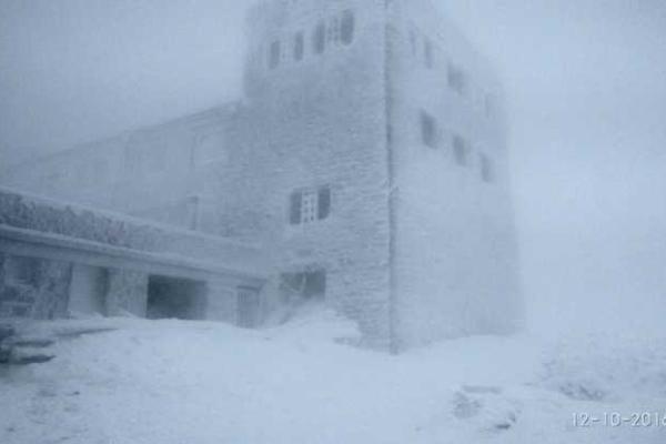 В Карпатах хозяйничает зима: спасатели предупреждают об ухудшении погоды