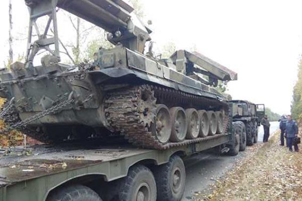 В Винницкой области автобус "Mercedes" влетел в военный тягач: 11 человек пострадали В Винницкой области автобус "Mercedes" влетел в военный тягач: 11 человек пострадали