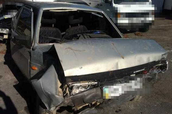 На Житомирщине "ВАЗ" с пьяными подростками попал в смертельное ДТП: погибли два человека На Житомирщине "ВАЗ" с пьяными подростками попал в смертельное ДТП: погибли два человека