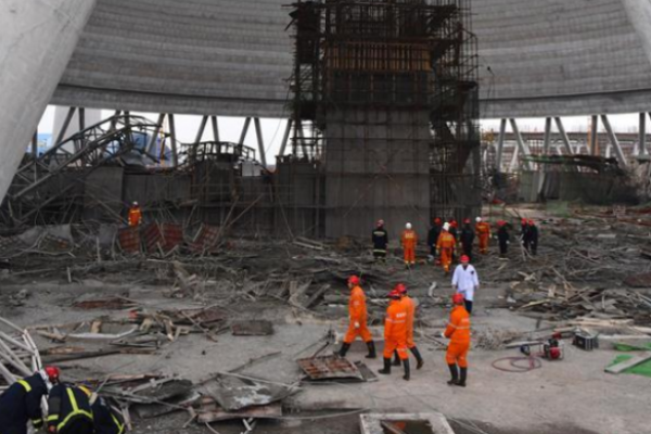 На электростанции в Китае рухнула конструкция, похоронив под собой более 60 человек На электростанции в Китае рухнула конструкция, похоронив под собой более 60 человек