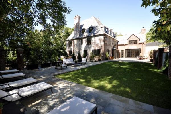 Семья Обама переедет в особняк в элитном районе Вашингтона - СМИ Семья Обама переедет в особняк в элитном районе Вашингтона - СМИ