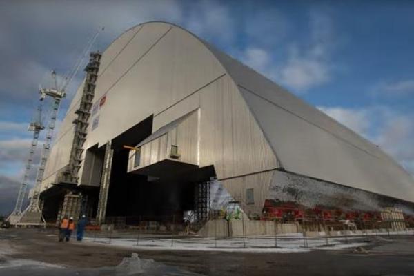 У мережі з'явилося відео накриття аркою четвертого енергоблоку ЧАЕС  У мережі з'явилося відео накриття аркою четвертого енергоблоку ЧАЕС