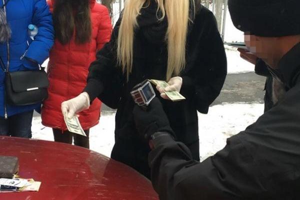 СБУ задержала на взятке старшего следователя киевской полиции СБУ задержала на взятке старшего следователя киевской полиции