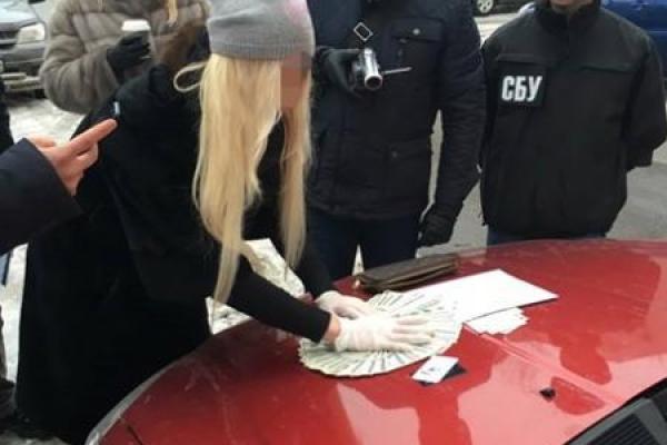 СБУ задержала на взятке старшего следователя киевской полиции СБУ задержала на взятке старшего следователя киевской полиции