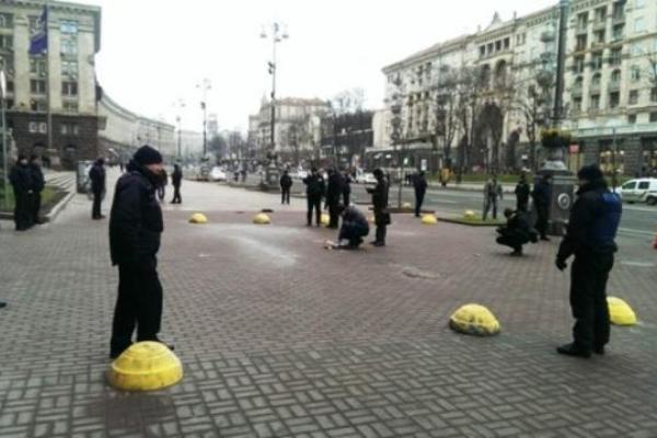 В Киеве возле здания горадминистрации прогремел взрыв В Киеве возле здания горадминистрации прогремел взрыв