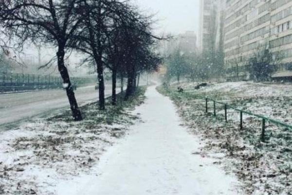 Киев накрыло снегопадом Киев накрыло снегопадом