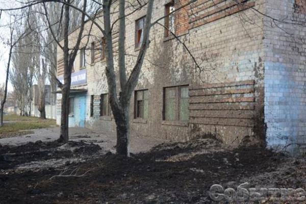 В Каменском перевернулся тягач "DAF" с 20 тоннами жидких фекалий В Каменском перевернулся тягач "DAF" с 20 тоннами жидких фекалий