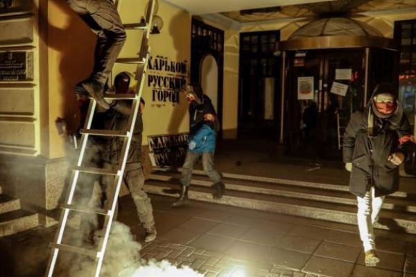 МЗС України заявило протест, вимагая розслідування нападу на український центр у Москві