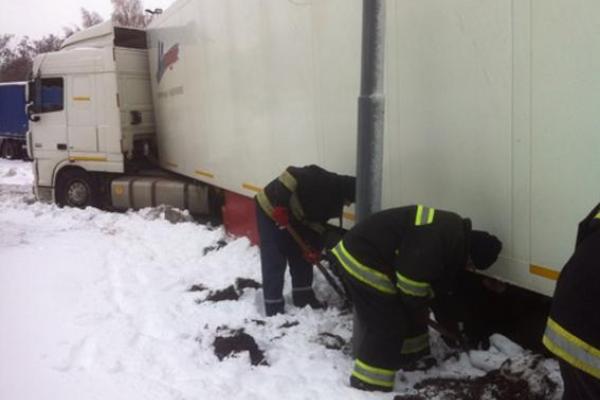 В Україні залишаються знеструмленими 128 населених пунктів у 5 областях В Україні залишаються знеструмленими 128 населених пунктів у 5 областях