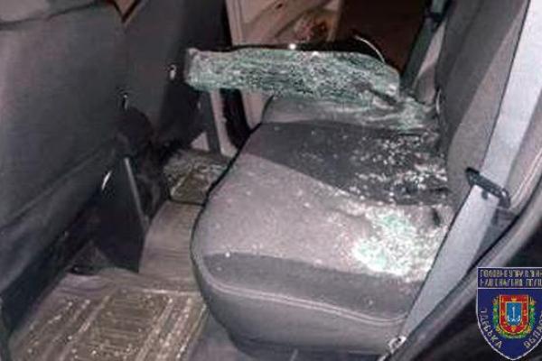 В Одесі невідомі скоїли розбійний напад зі стріляниною на водія "Mitsubishi Pajero" В Одесі невідомі скоїли розбійний напад зі стріляниною на водія "Mitsubishi Pajero"