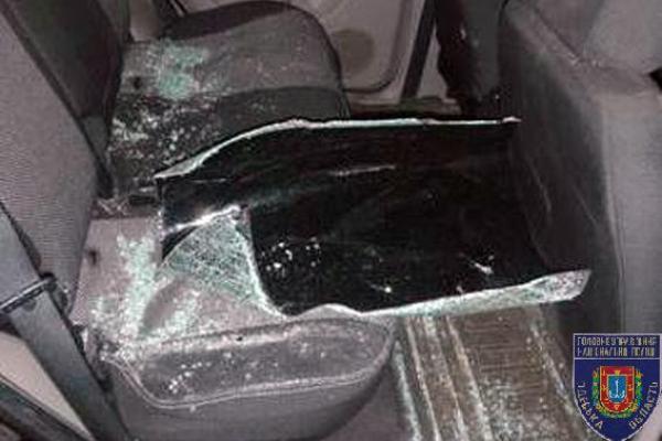 В Одесі невідомі скоїли розбійний напад зі стріляниною на водія "Mitsubishi Pajero" В Одесі невідомі скоїли розбійний напад зі стріляниною на водія "Mitsubishi Pajero"