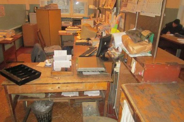 На Чернігівщині затримана група молодиків за розбійний напад на ощадкасу На Чернігівщині затримана група молодиків за розбійний напад на ощадкасу