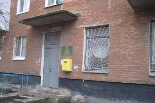 На Чернігівщині затримана група молодиків за розбійний напад на ощадкасу На Чернігівщині затримана група молодиків за розбійний напад на ощадкасу