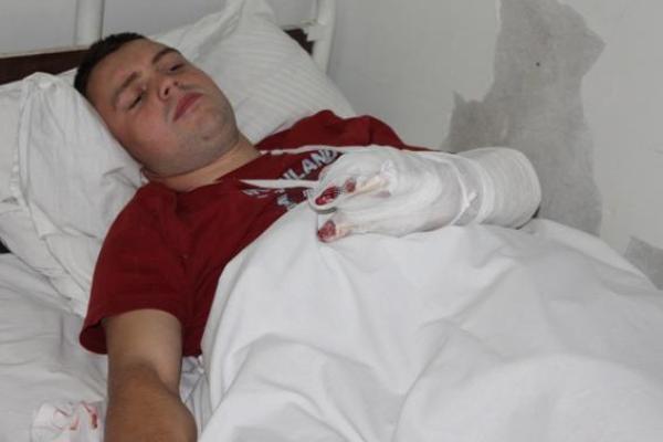 На Закарпатье арестован местный житель, ранивший из автомата офицера полиции На Закарпатье арестован местный житель, ранивший из автомата офицера полиции