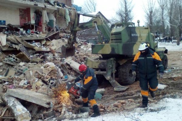 В Чернигове завершены поисково-спасательные работы: в сети появились фото обвалившегося жилого дома В Чернигове завершены поисково-спасательные работы: в сети появились фото обвалившегося жилого дома