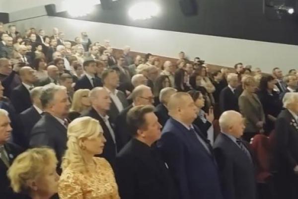 Кобзон на встрече сепаратистов в Москве посвятил песню убитому российскому наемнику "Мотороле" Кобзон на встрече сепаратистов в Москве посвятил песню убитому российскому наемнику "Мотороле"