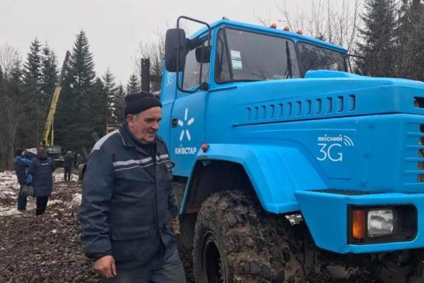 В Киев с Прикарпатья отправилась главная елка страны
