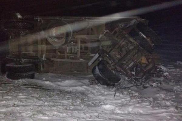 Смертельное ДТП на Днепропетровщине: грузовик разворотил микроавтобус, есть жертвы Смертельное ДТП на Днепропетровщине: грузовик разворотил микроавтобус, есть жертвы