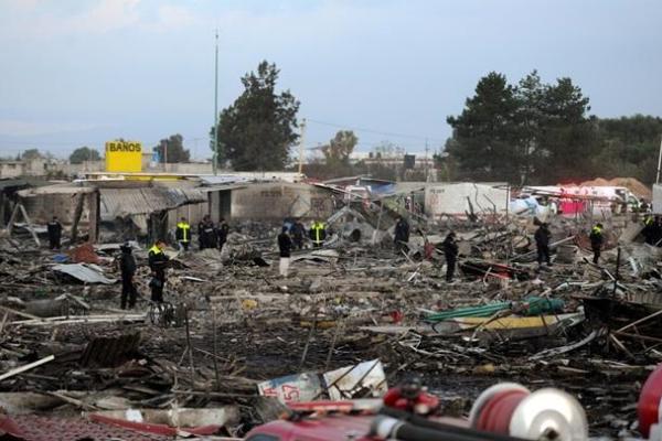 В Мексике на ярмарке фейерверков прогремели мощные взрывы: десятки раненых, более 30 погибших В Мексике на ярмарке фейерверков прогремели мощные взрывы: десятки раненых, более 30 погибших