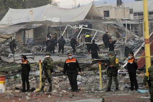 В Мексике на ярмарке фейерверков прогремели мощные взрывы: десятки раненых, более 30 погибших В Мексике на ярмарке фейерверков прогремели мощные взрывы: десятки раненых, более 30 погибших