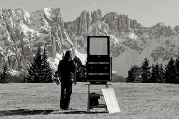 Немецкий фотограф создал фотокамеру на базе грузовика "Урал"