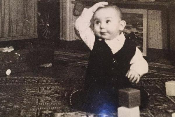 Андрей Малахов поделилися своими детскими фото