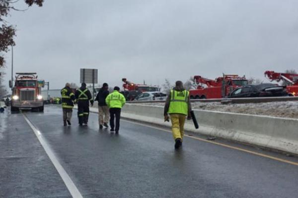 Масштабное ДТП в США: столкнулись 67 авто, есть жертвы, десятки раненых Масштабное ДТП в США: столкнулись 67 авто, есть жертвы, десятки раненых
