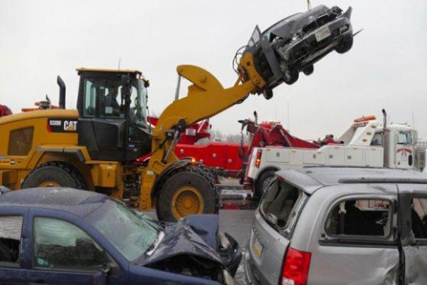 Масштабное ДТП в США: столкнулись 67 авто, есть жертвы, десятки раненых Масштабное ДТП в США: столкнулись 67 авто, есть жертвы, десятки раненых