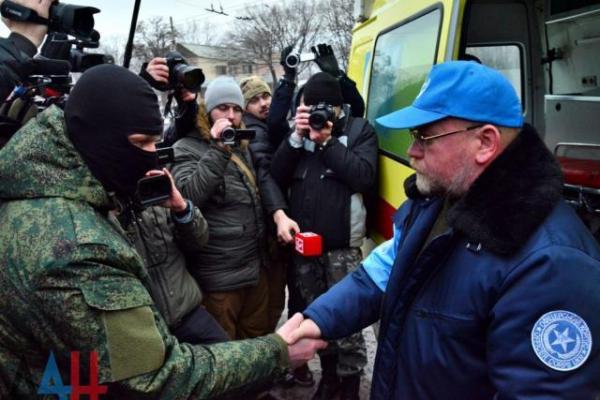 Силовики "МГБ ДНР" передали украинской стороне двух пленных женщин