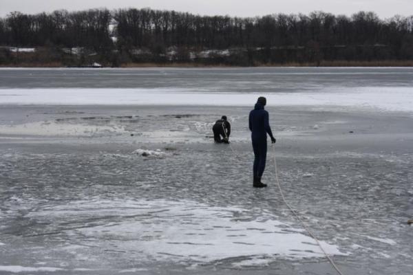 В Запорожье два подростка провалились под лед: погиб 13-летний мальчик В Запорожье два подростка провалились под лед: погиб 13-летний мальчик