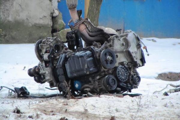 На Донетчине "Hyundai Elantraв" влетел в дерево: авто разорвало на части, 2 человека погибли На Донетчине "Hyundai Elantraв" влетел в дерево: авто разорвало на части, 2 человека погибли