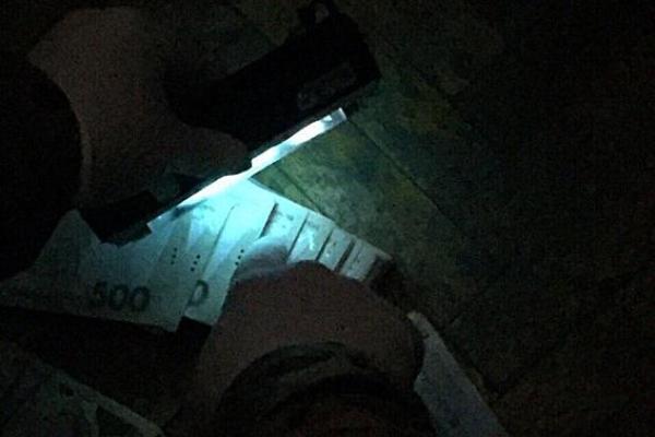 В Одессе оперативники УЗЭ задержали чиновника Минобороны на крупной взятке В Одессе оперативники УЗЭ задержали чиновника Минобороны на крупной взятке