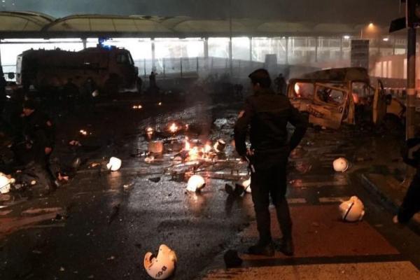 Число погибших во время теракта в Стамбуле достигло 29 человек, еще 166 - пострадали Число погибших во время теракта в Стамбуле достигло 29 человек, еще 166 - пострадали