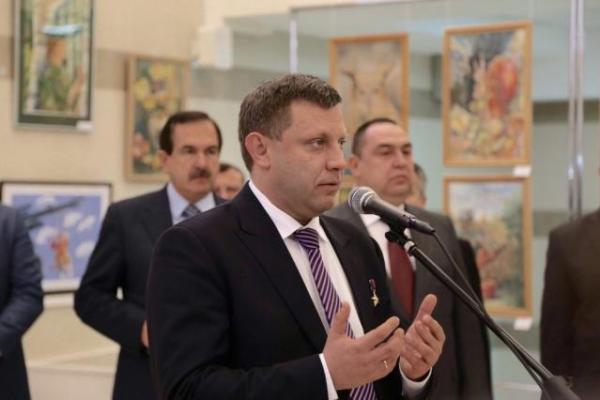 В оккупированном Симферополе главари "Л-ДНР" открыли фотовыставки о Донбассе В оккупированном Симферополе главари "Л-ДНР" открыли фотовыставки о Донбассе