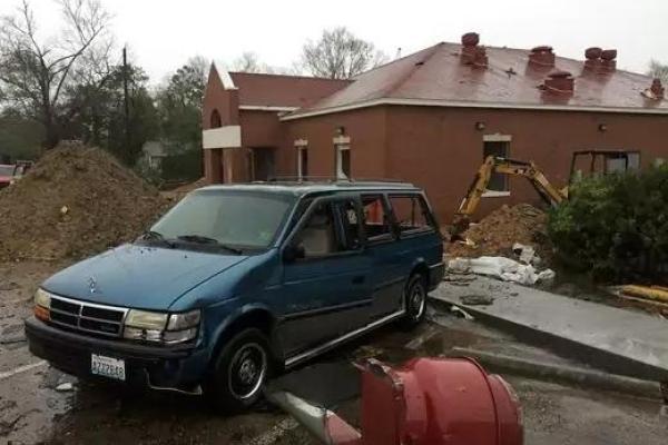 В штате Миссисипи мощный торнадо привел к большим разрушениям: есть жертвы В штате Миссисипи мощный торнадо привел к большим разрушениям: есть жертвы