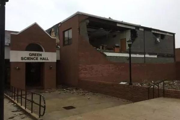 В штате Миссисипи мощный торнадо привел к большим разрушениям: есть жертвы В штате Миссисипи мощный торнадо привел к большим разрушениям: есть жертвы