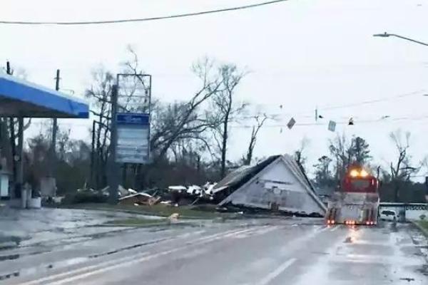 В штате Миссисипи мощный торнадо привел к большим разрушениям: есть жертвы В штате Миссисипи мощный торнадо привел к большим разрушениям: есть жертвы